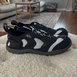 NWOT AQx Water Shoes men’s 9